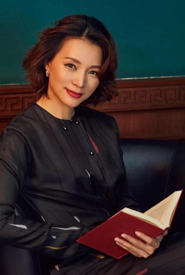 至今未婚的五位央视女主持人,14位央视美女主持人今昔对比