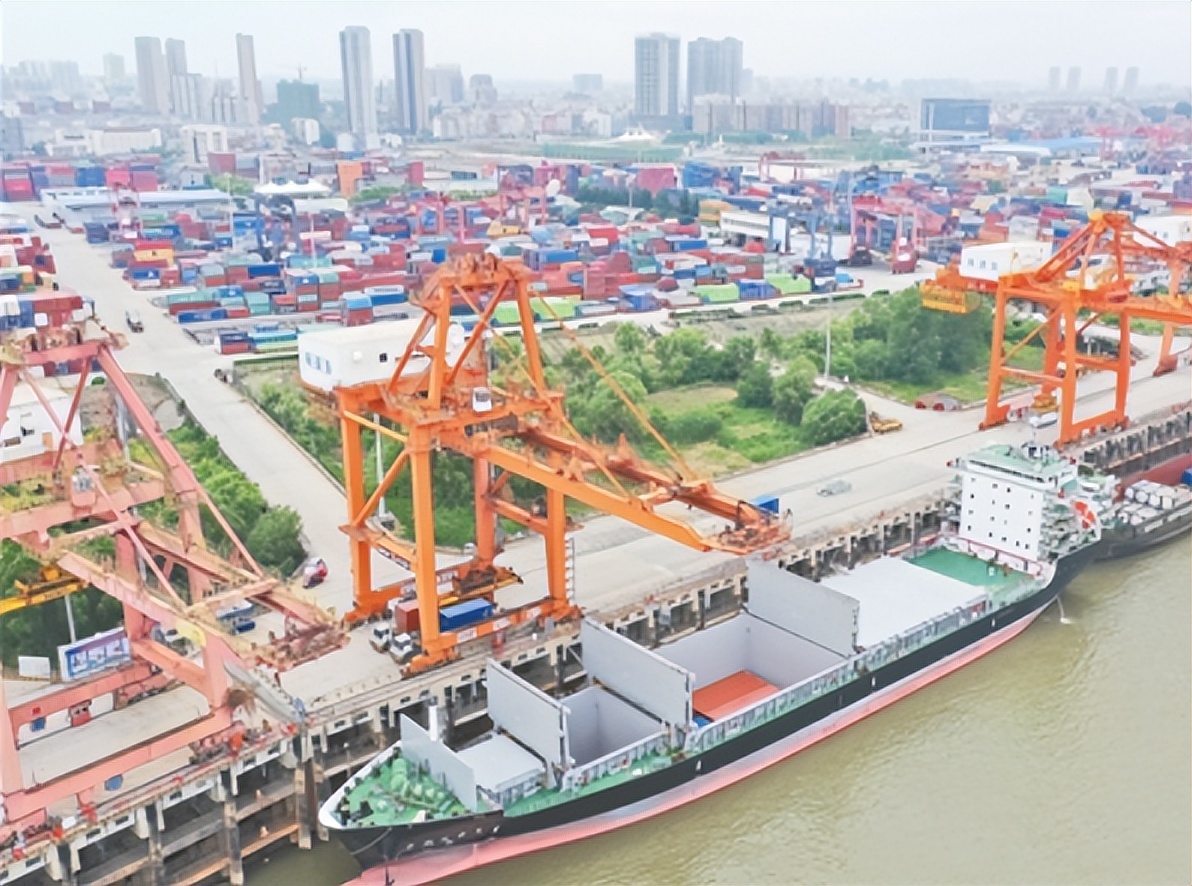 武汉三大世界级产业集群强劲崛起,全面开展三标活动