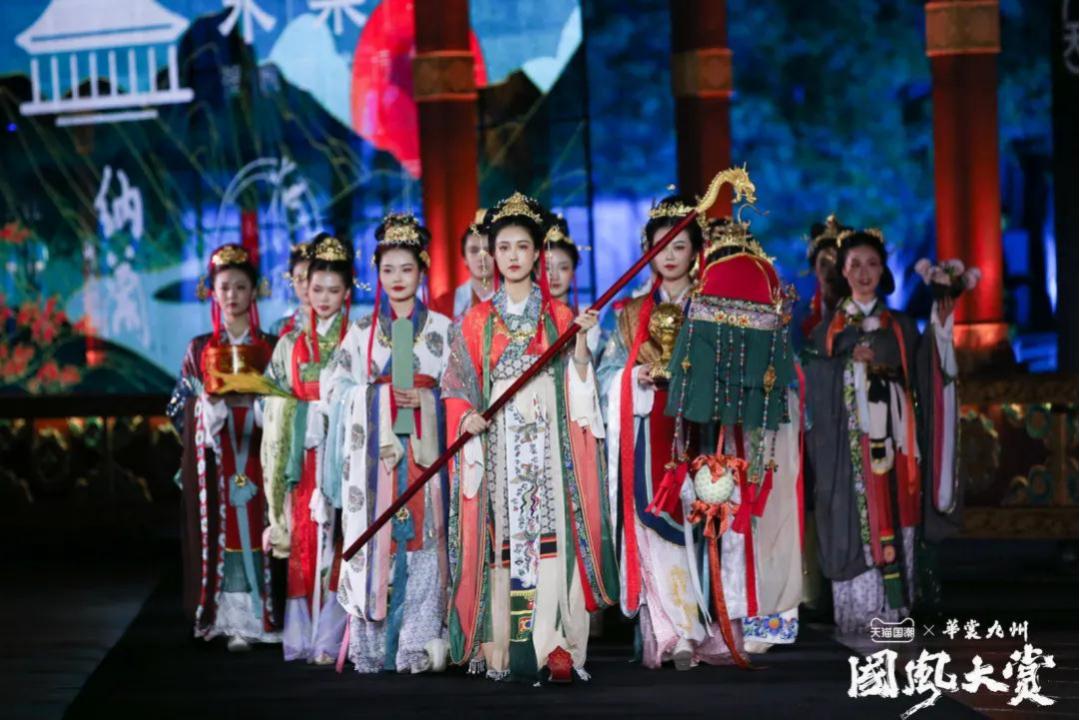 迪奥抄袭马面裙如何保护,迪奥马面裙风波背后的问题