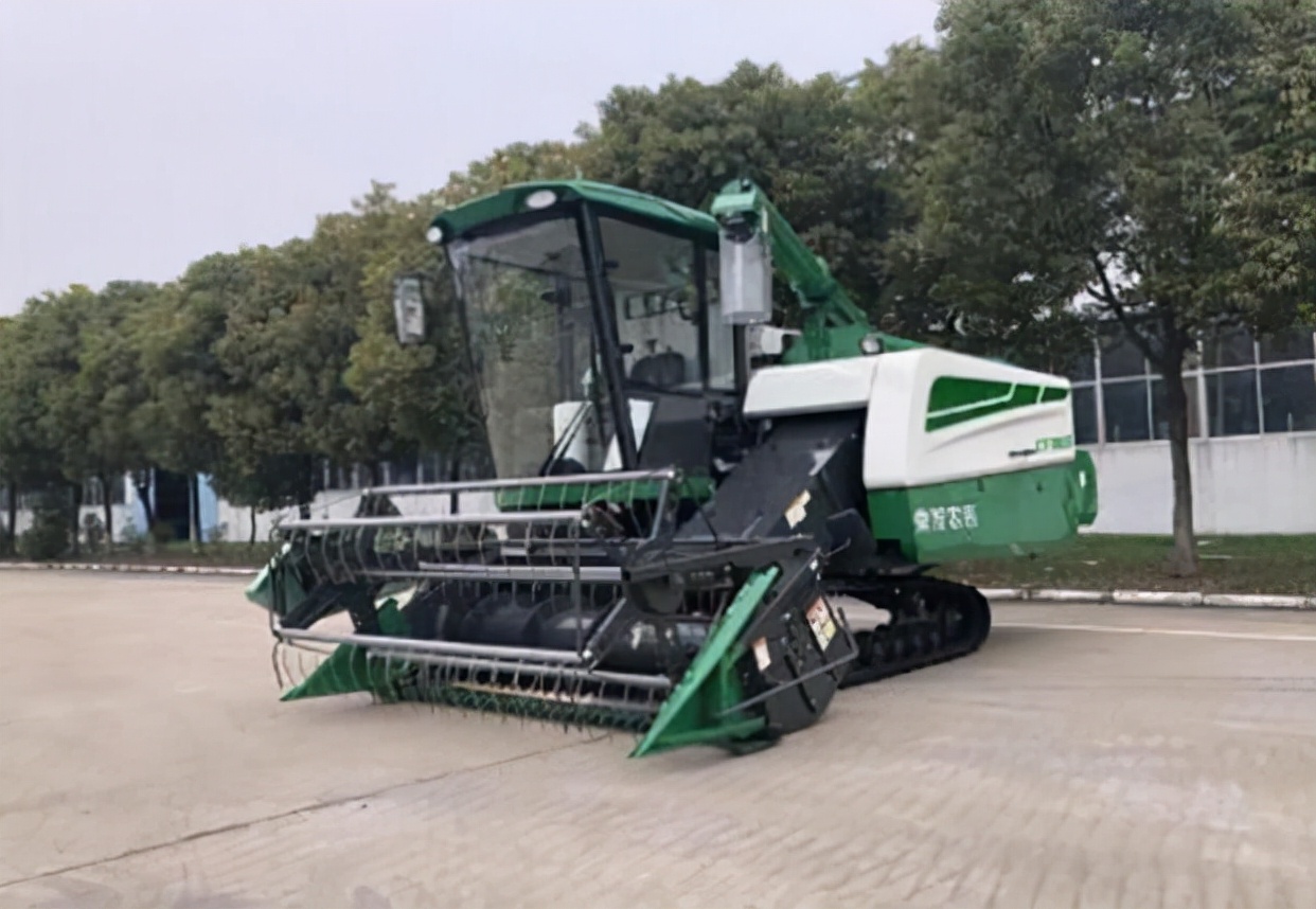 履带收割机2018款哪一款质量好,履带收割机哪个品牌质量最好