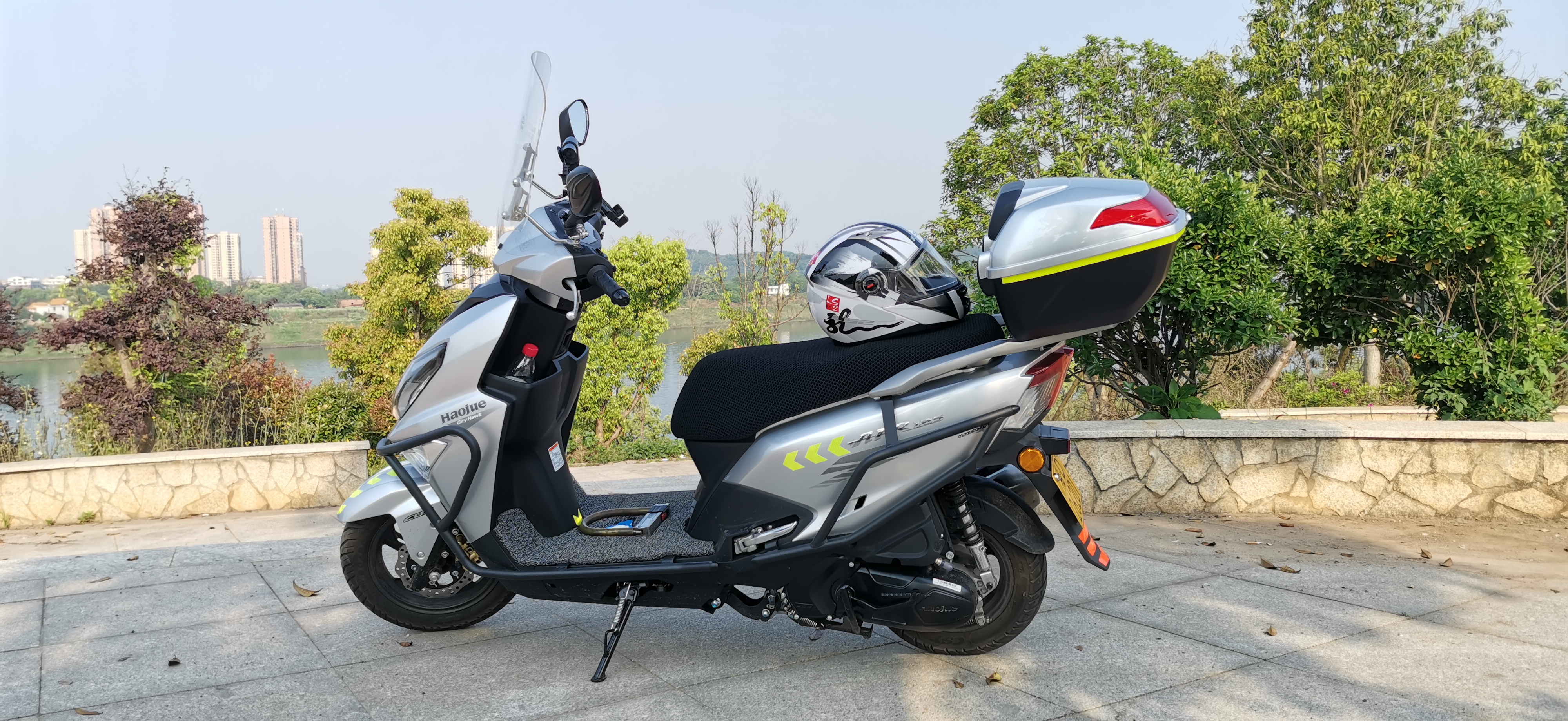 小踏板百公里4升油,踏板4升油跑70公里