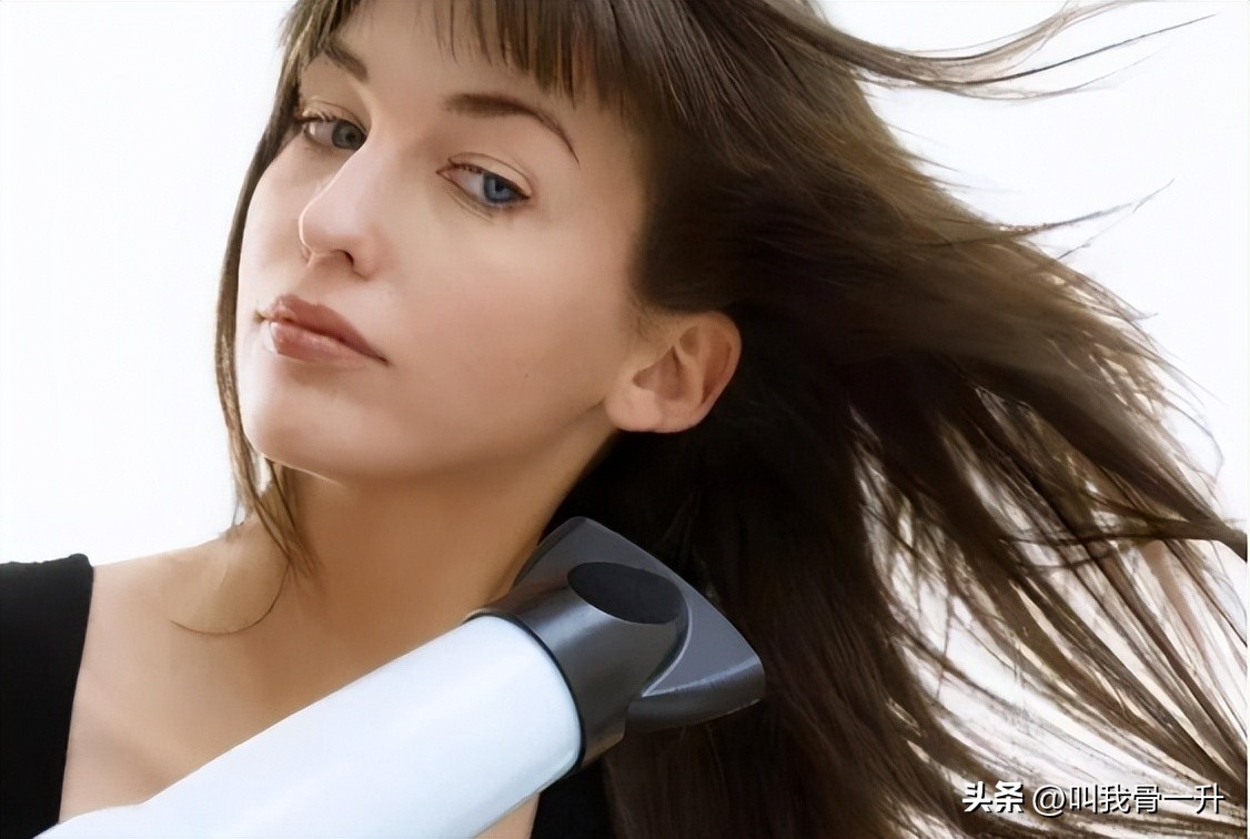 12岁小孩头发稀少怎么变浓密,怎么让头发变浓密食疗