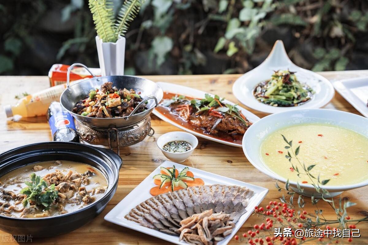 云南旅游攻略热门景点解析,云南旅游十大攻略和特产