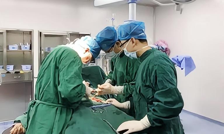 大爷心脏移植变年轻,60岁老汉换心脏后性情大变