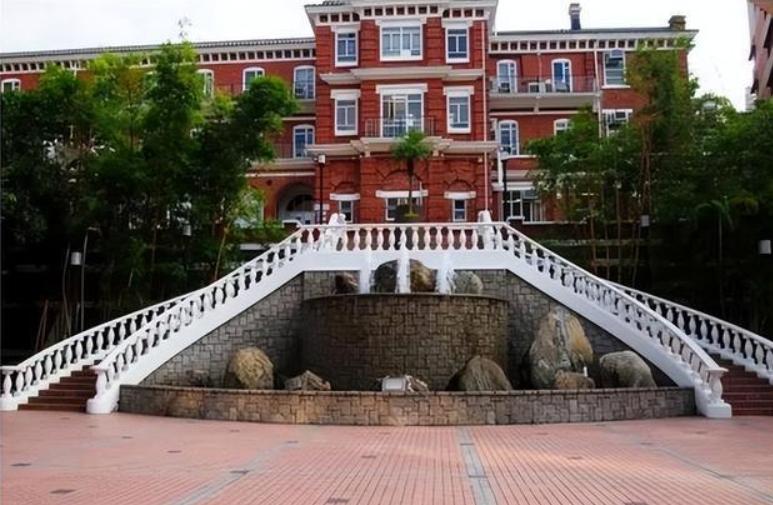 风水名家蔡伯励,著名风水师蔡伯励有钱无福