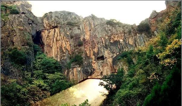 大理弥渡县天生桥风景,大理弥渡天生桥