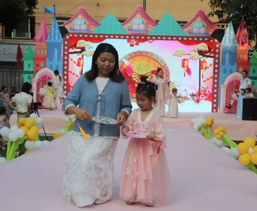 益悦童心幼儿园庆六一精彩表演,清东幼儿园庆六一游园活动