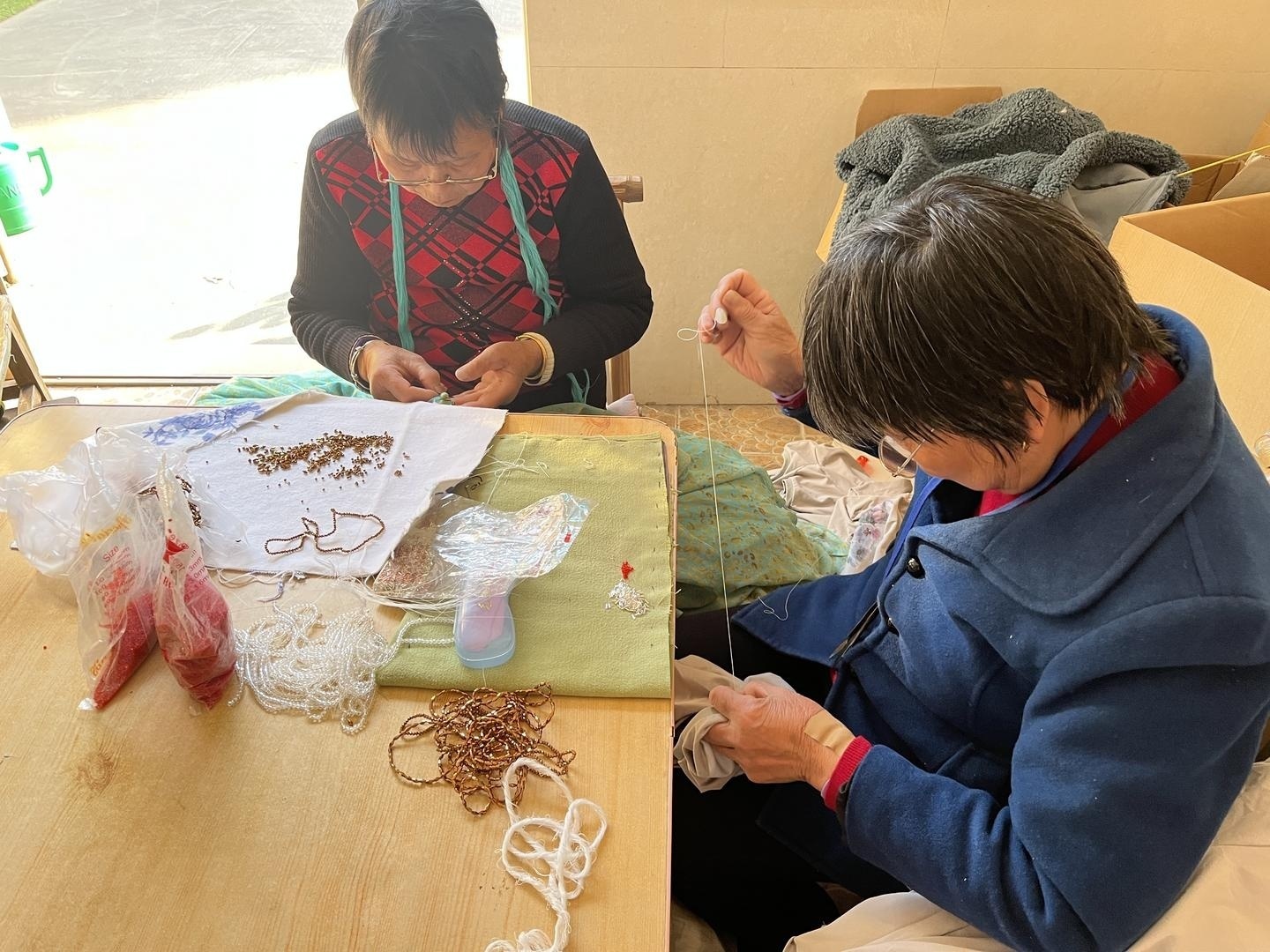 来料加工二十多年,她开启“共富工坊”带领村民增收致富