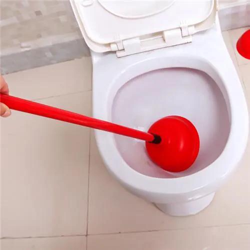 用皮搋子疏通马桶马桶后面溢水,马桶堵了怎么用马桶搋子疏通