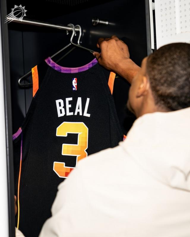 比尔布拉德利太阳球衣,太阳官宣比尔三号球衣