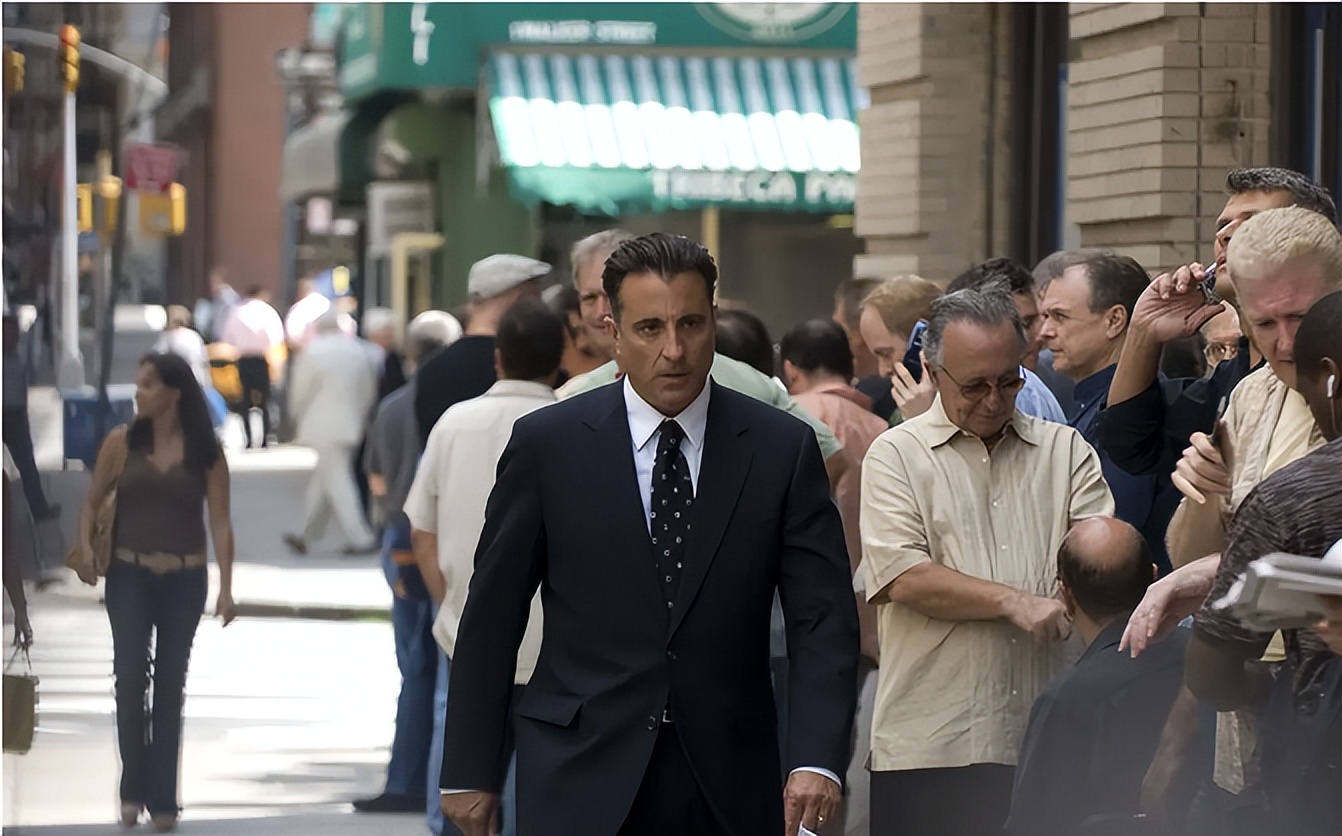 空间与权力关系：《城市岛屿》中的城市规划与生态环境