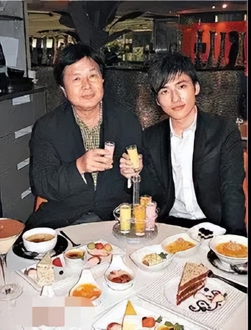 香港最痴情的富二代,香港富二代三年花四六亿