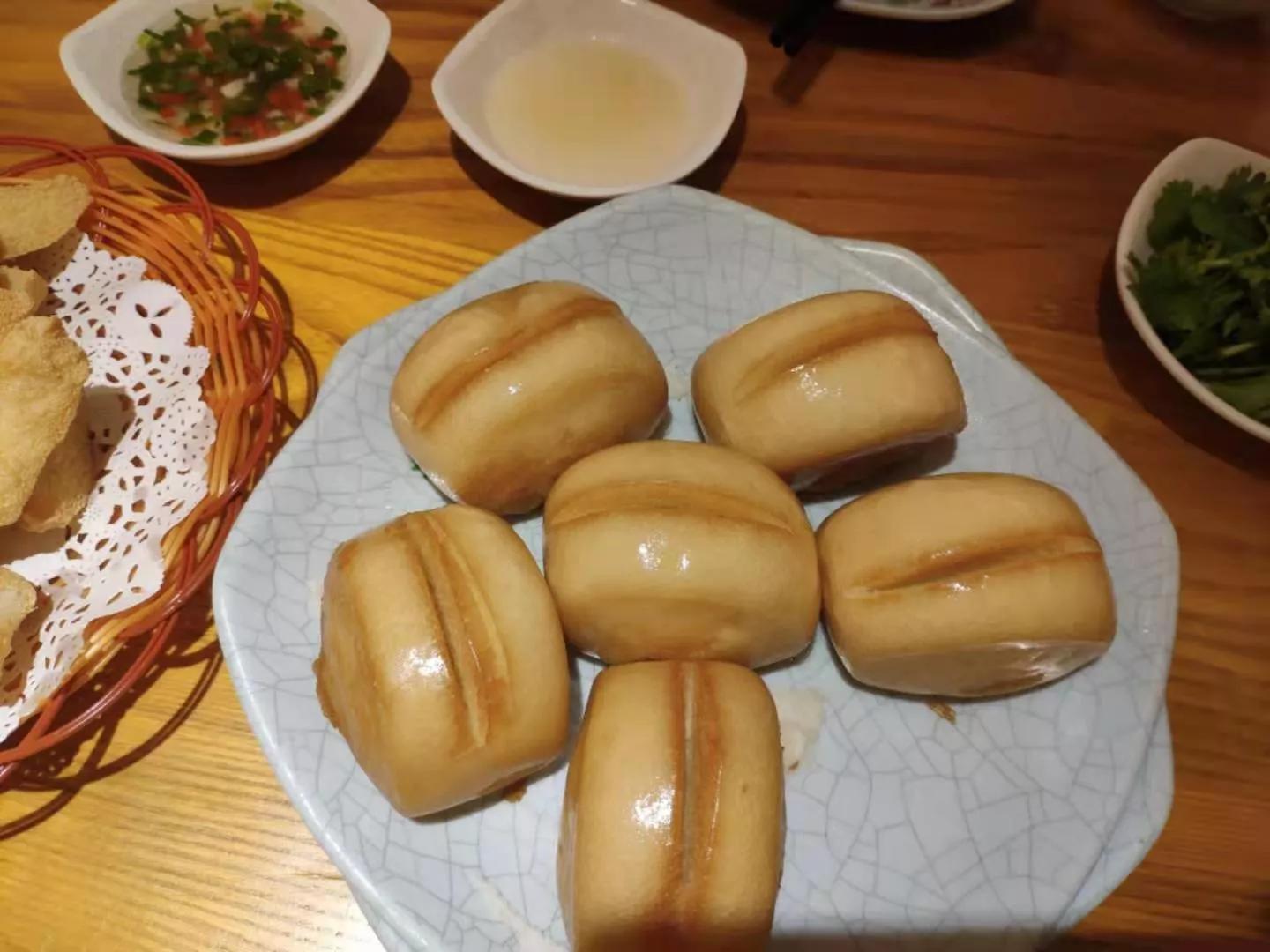 女人结婚多年无法怀孕，在一次同学聚会中，怀上了人家老公的孩子