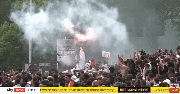 法国50年来最严重骚乱原因,法国发生骚乱的原因是什么