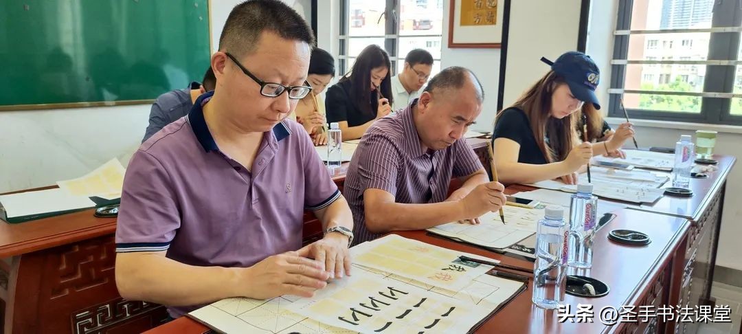 中小学毛笔书法教与练系列,毛笔书法教学技巧培训班