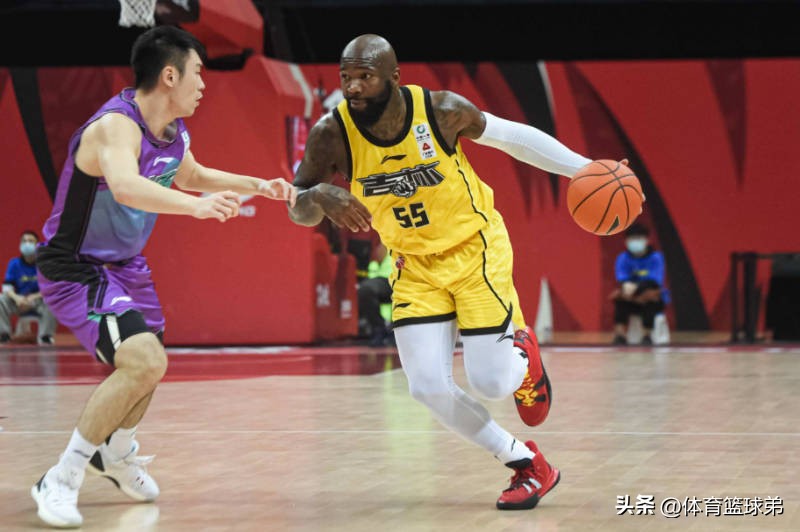 邱彪与妻子照片,邱彪加盟新疆主教练