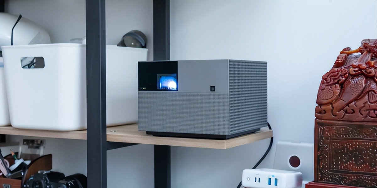 坚果j9米家投影,2022年极米当贝坚果投影哪个好