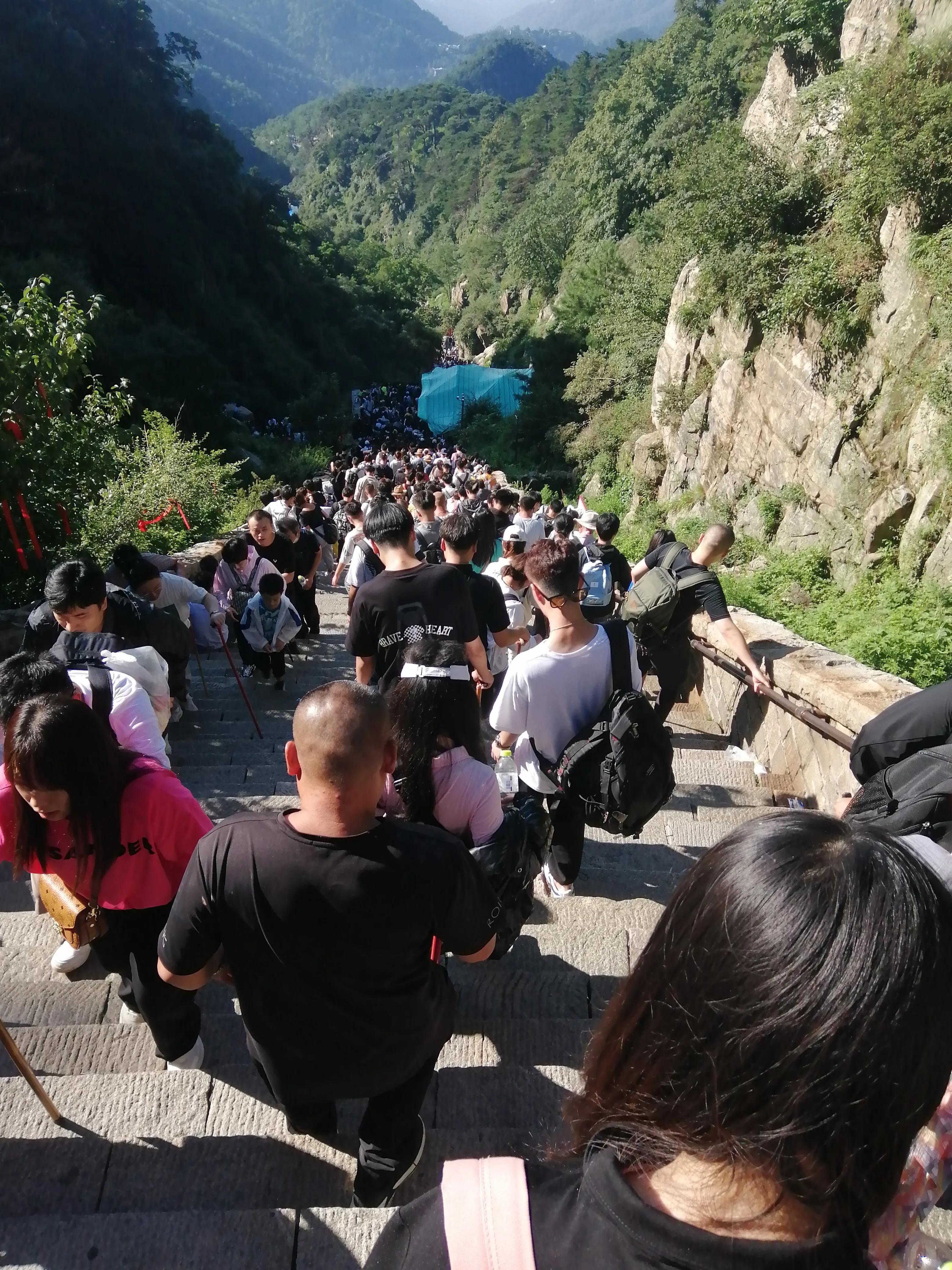 夜登泰山观日出最详细攻略,爬泰山看日出日落赏泰山美景