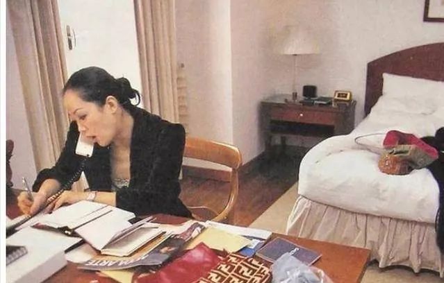 棣欐腐绗竴濡栧コ宸ㄦ槦,棣欐腐鍏绗竴濡栧コ