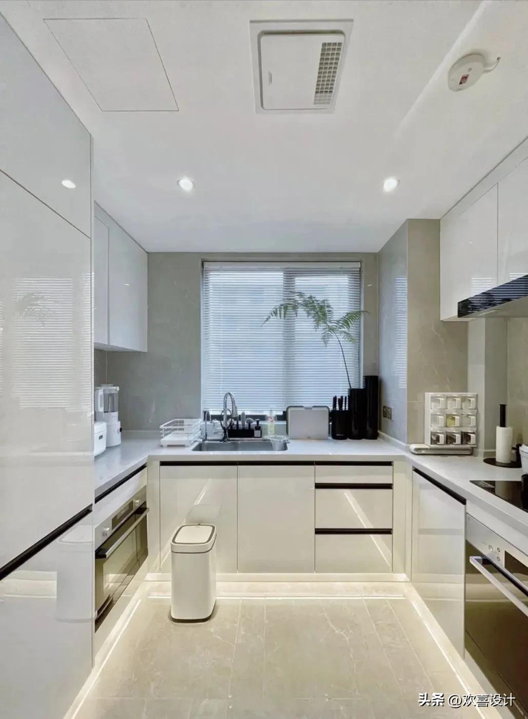 高颜值的厨房瓷砖铺设方案,30公分厨房装修效果图