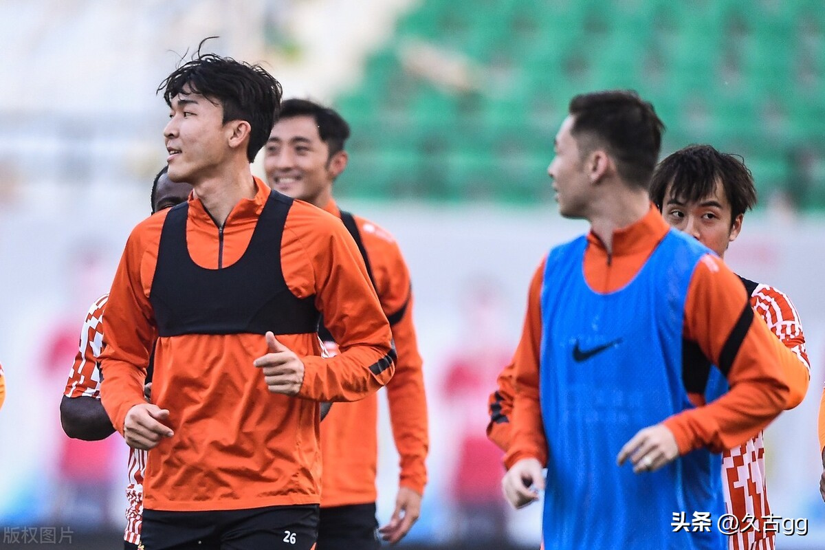 申花无缘晋级亚冠淘汰赛,青岛海牛主场0-1上海申花无缘决赛