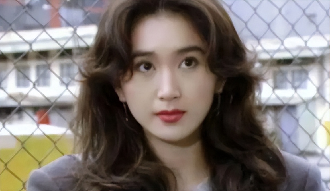 娱乐圈塌鼻子宽鼻翼好看的女明星,塌鼻子也能美出圈