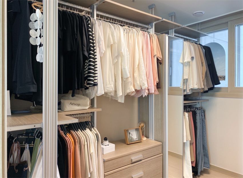 最新卧室衣柜设计不用板,现在最流行实用的衣柜内部设计