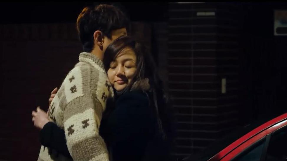 让邻居追妻子的电影,新婚夫妇被隔壁邻居盯上的电影