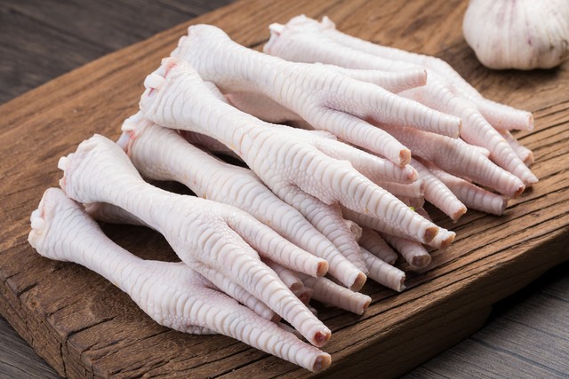 一只鸡只有两个鸡爪为什么不断货,一只鸡只有两个鸡爪