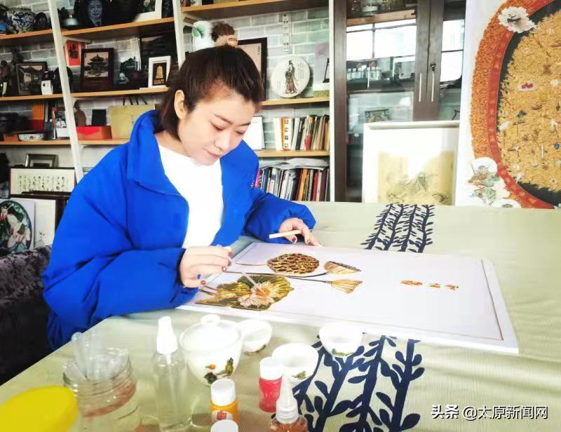 指尖非遗择业而终金丝珐琅画技艺传承人庄秋燕小记