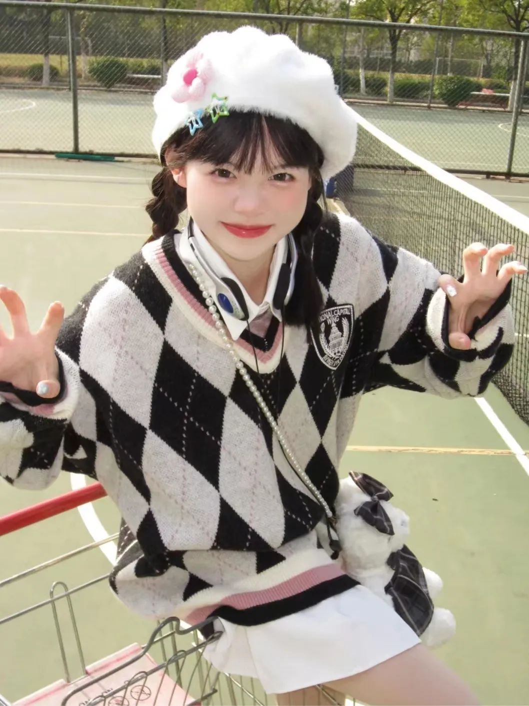 今年别再披头散发了三款减龄发型,秋冬季更适合有氛围感的发型