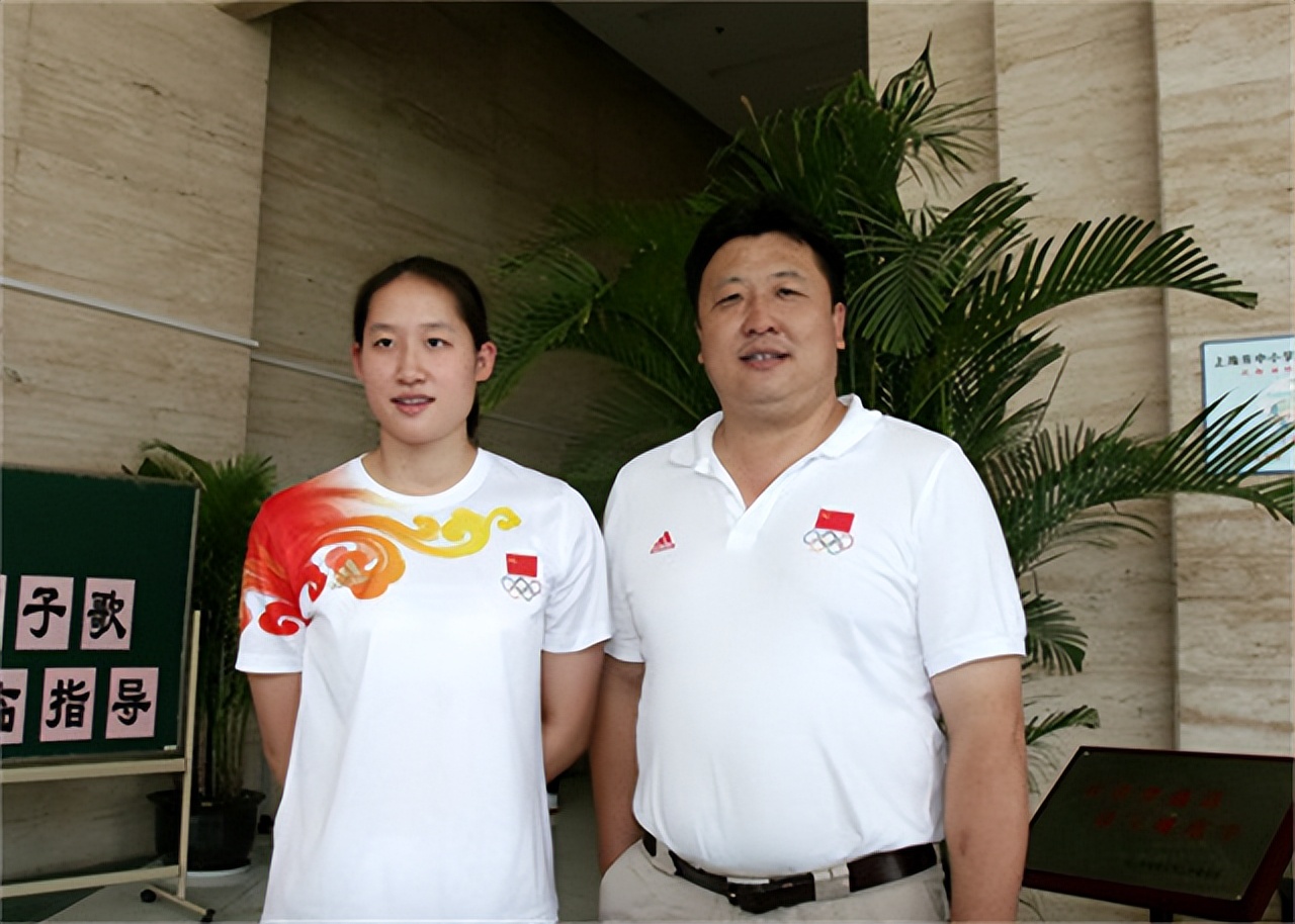 刘子歌嫁给教练的原因,中国游泳运动员刘子歌图