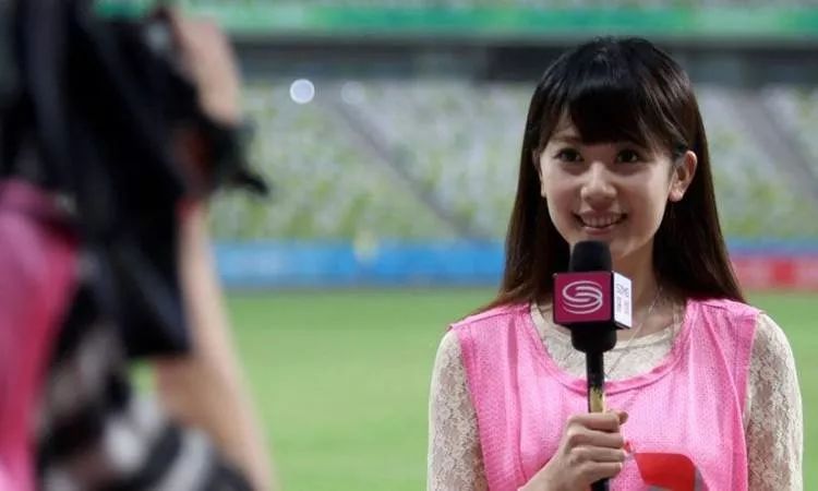 国足太太团斗艳美如画,国足太太团真实身材