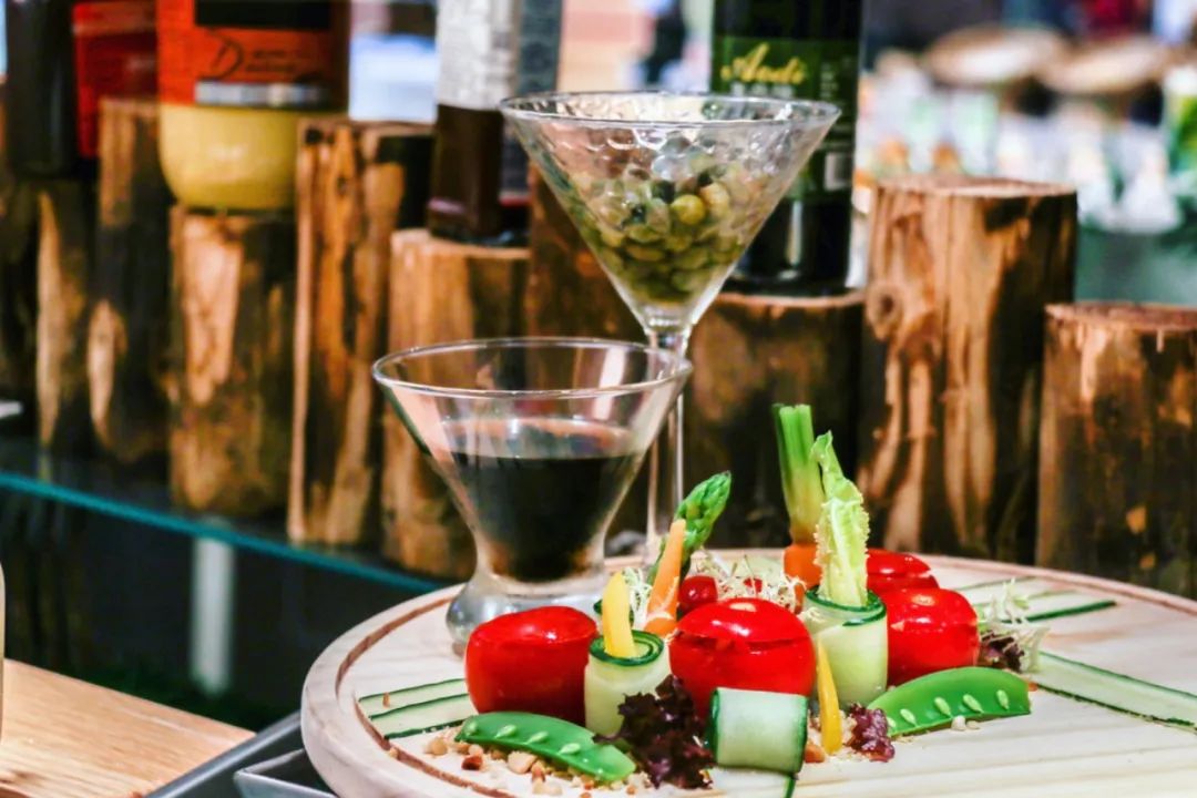 三亚皇冠假日酒店隔离免费,三亚隔离酒店免费么