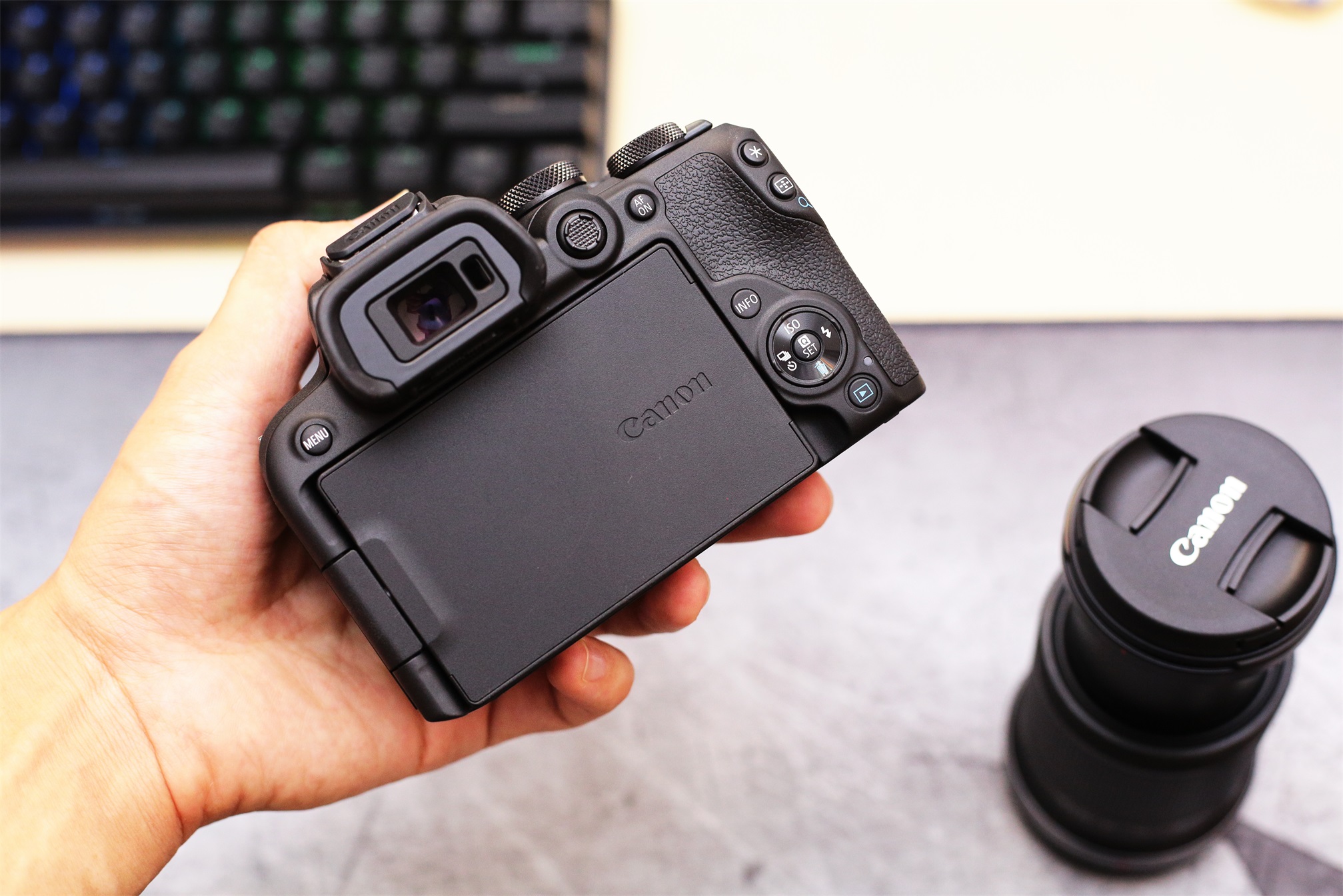 5d3跟r10拍照画质对比,单反佳能5d3值得入手吗