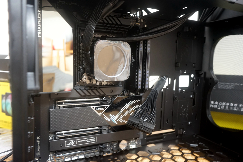 体验海盗船LCD冷头——Z690Hero+TUFGaming3070Ti+迎广515装机记