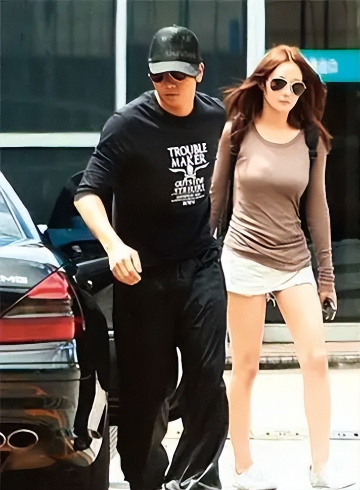 张馨予婚姻困境,张馨予与何捷结婚后宛如贤妻良母