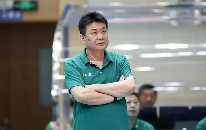 中国国家女排主教练,80年代女排主教练是谁