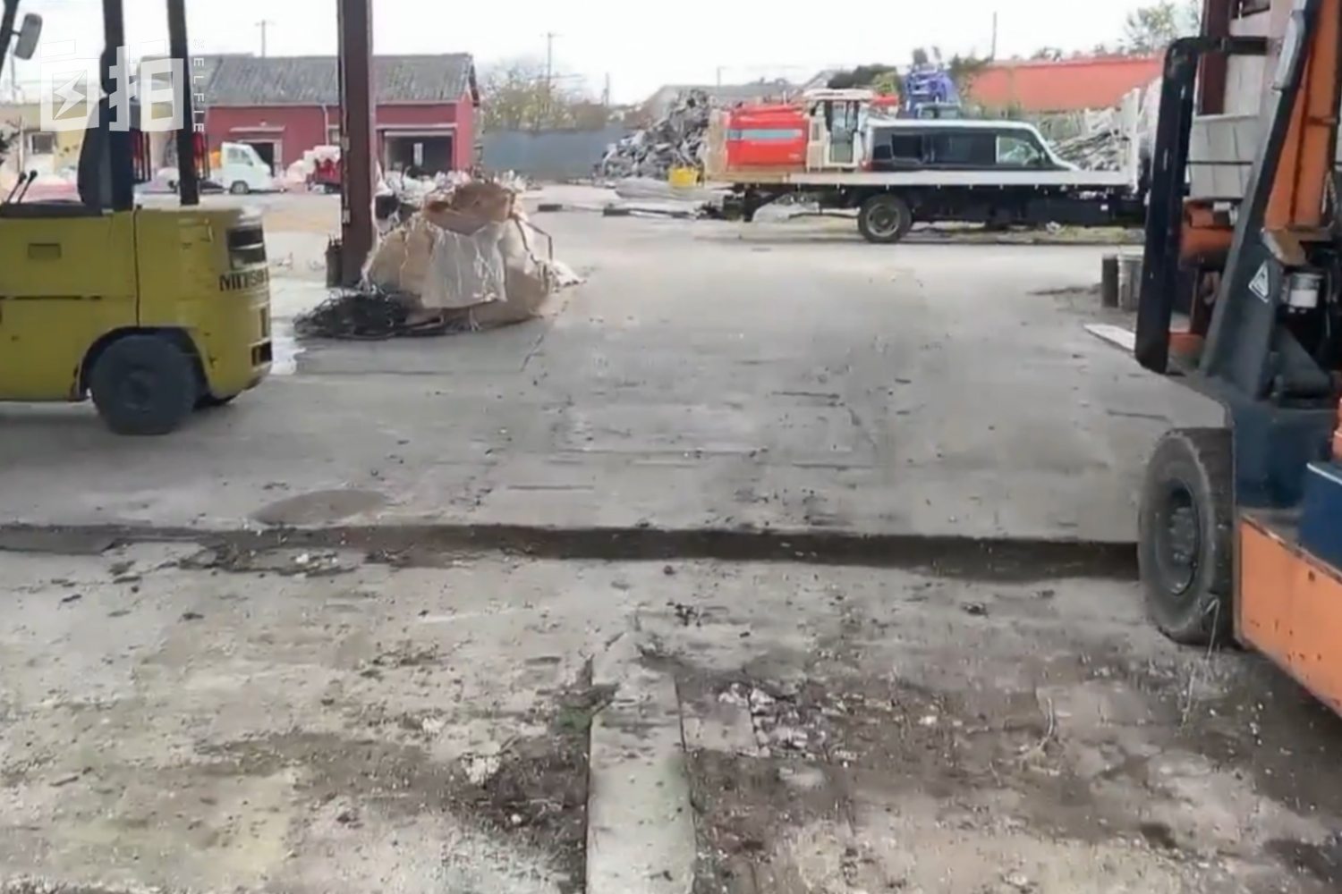 江苏收破烂美女,中国女子日本收破烂买小岛