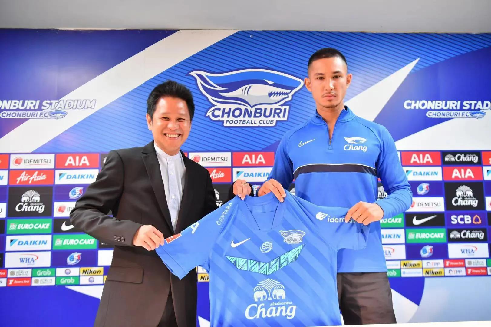 再次失业！世界最富有球员再上*途征**