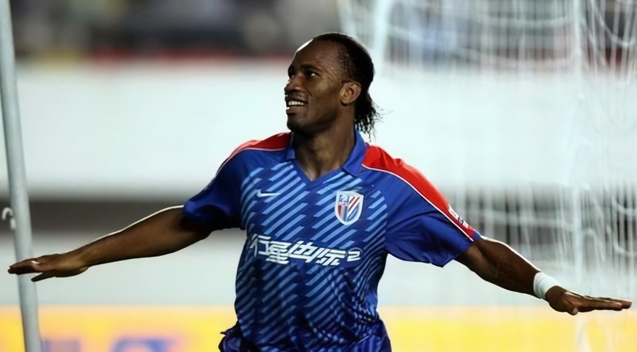 非洲神锋，绿茵场上的推土机，“魔兽”德罗巴到底有多强