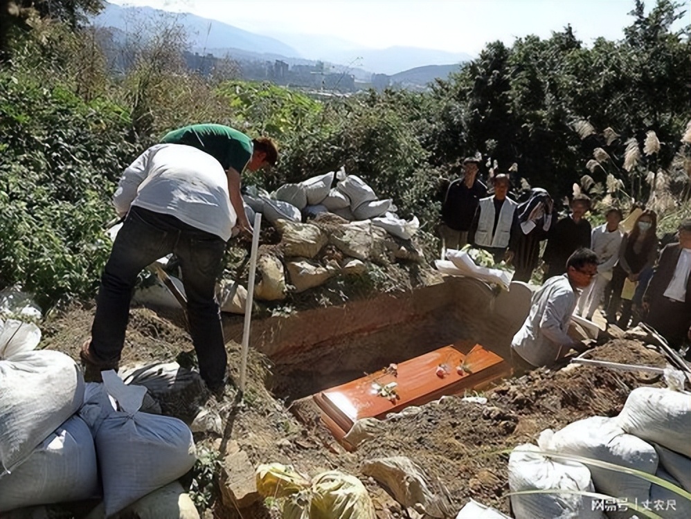 为什么买骨灰房不买墓地,骨灰房为什么便宜