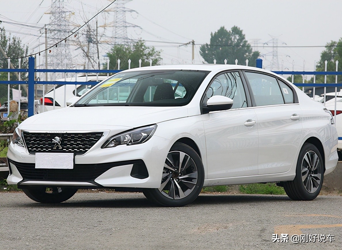 标致408空间大还是轩逸空间大,花同样的钱你会选哪个