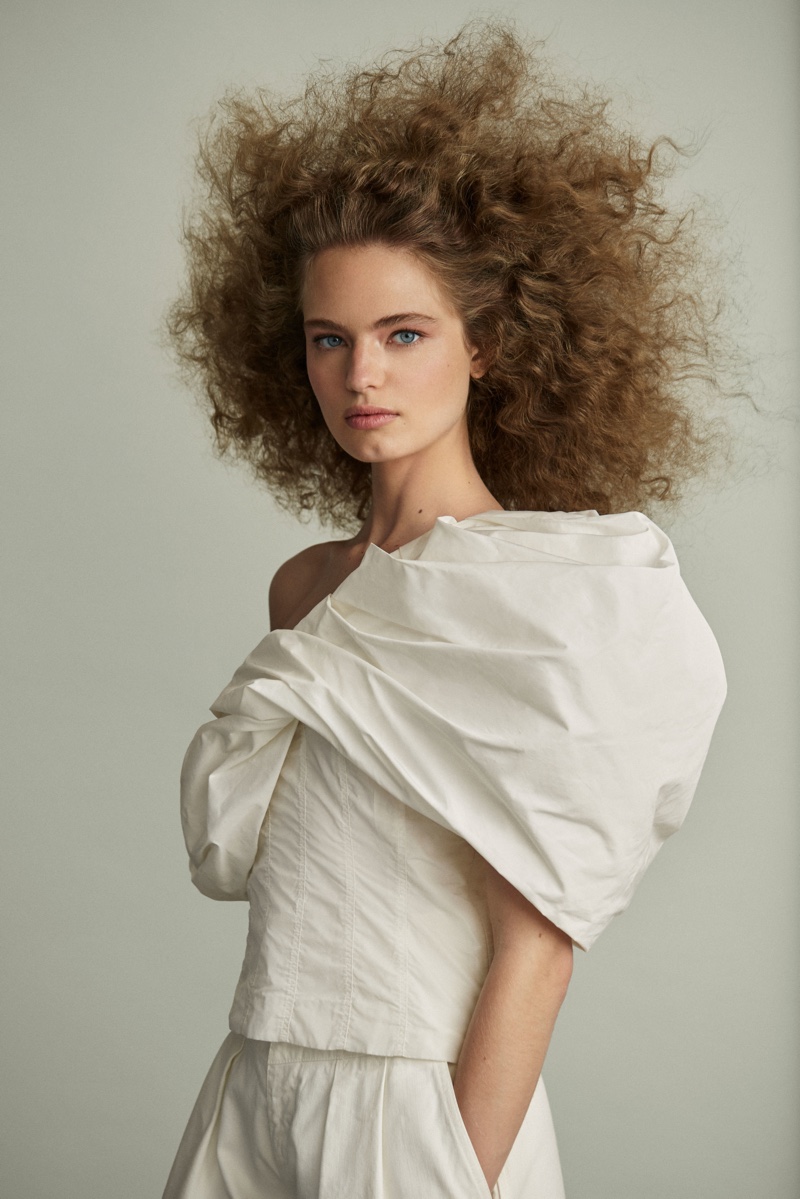 德国超模安娜·米拉（AnnaMilaGuyenz）拍摄的时尚杂志