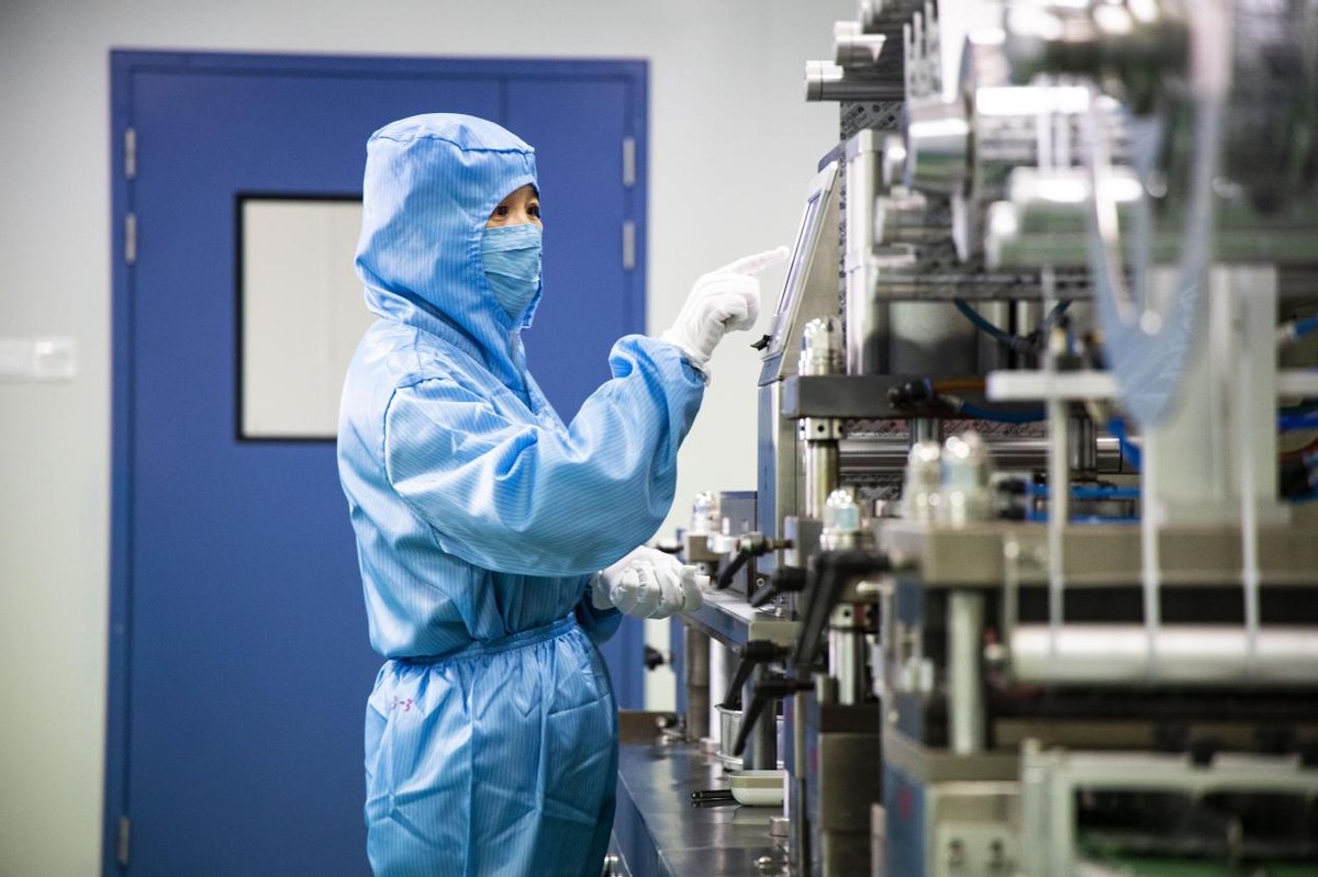 疫情冲击下的产业变革与发展机遇,疫情日趋平稳促进经济恢复发展