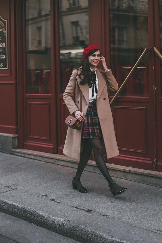 这才是黑丝的正确打开方式，既不俗气又不显土，普通女孩值得借鉴