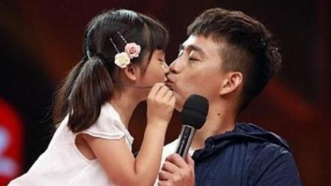 父女之间亲嘴的危害,父女亲脸拥抱违法吗