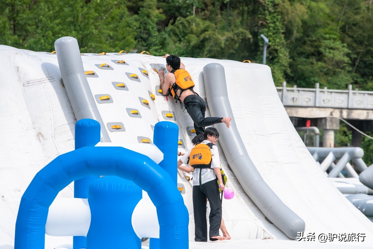 安吉宝藏酒店,安吉绿地铂骊酒店滑雪