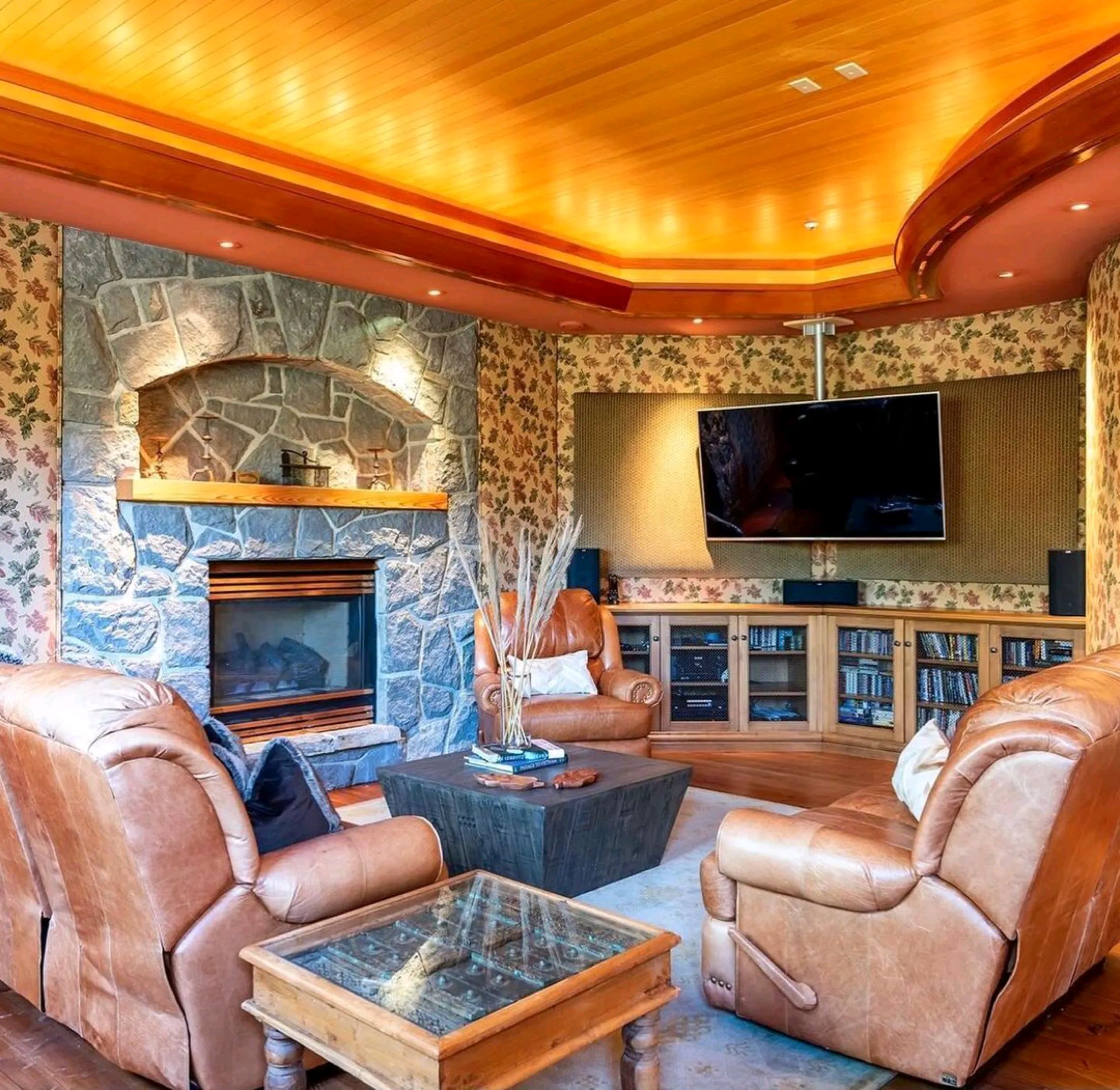 房地产女销售员月入80万,房地产女销售月收入98w