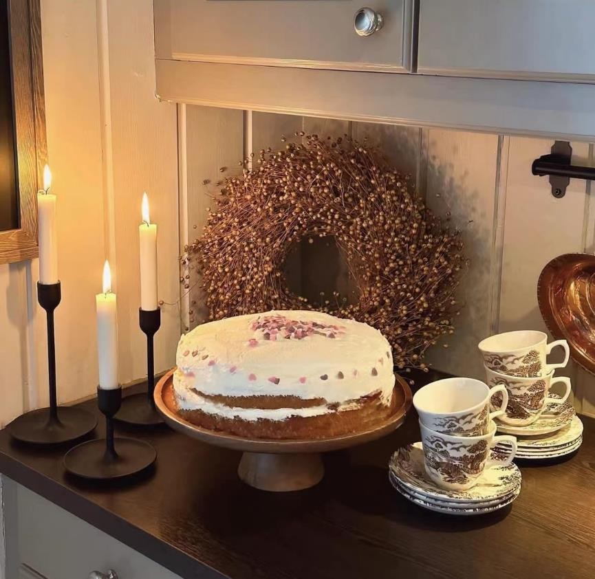 54岁挪威太太亲手布置家，改造旧家具自己做手工，不奢华却暖暖的